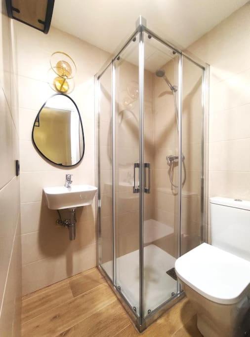 Oasis Suites Fernando IV เซบีญา ภายนอก รูปภาพ